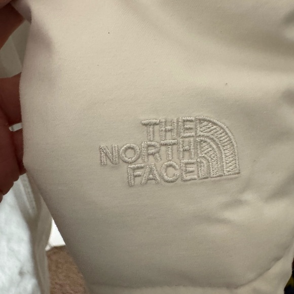 The North Face Women's White Ski Jacket - Picture 10 of 11